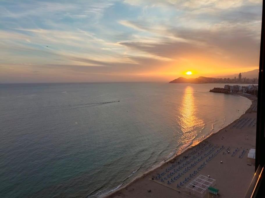 Estupendo Apartamento En Planta 22. 1ª Linea. Appartement Benidorm Buitenkant foto