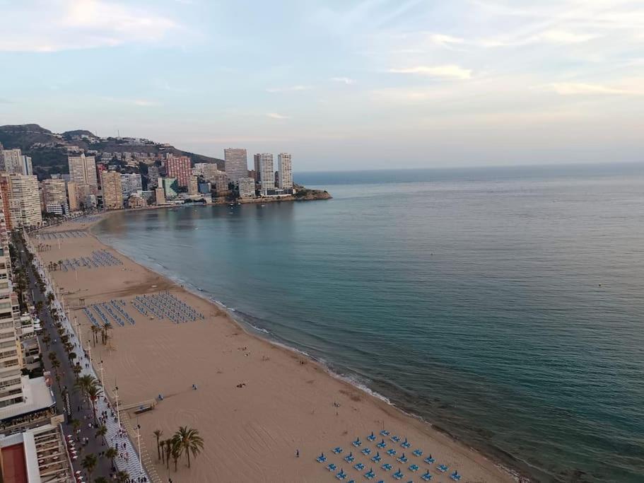 Estupendo Apartamento En Planta 22. 1ª Linea. Appartement Benidorm Buitenkant foto